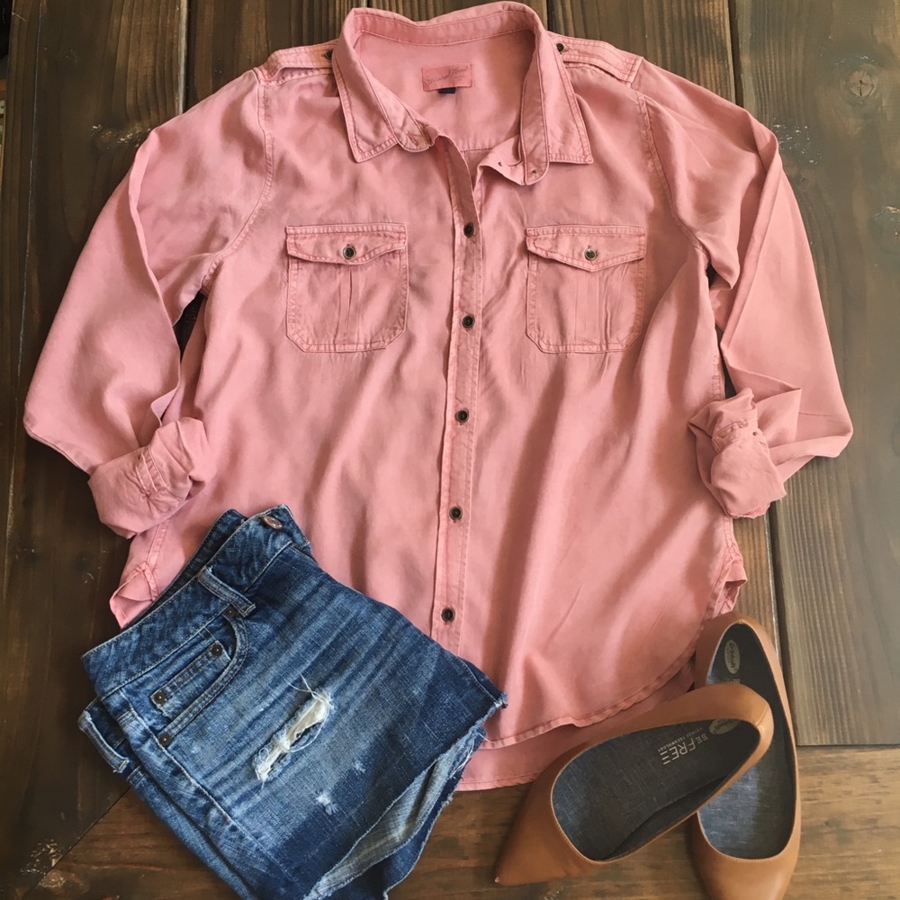 Universal Thread Goods Large Button down pink top